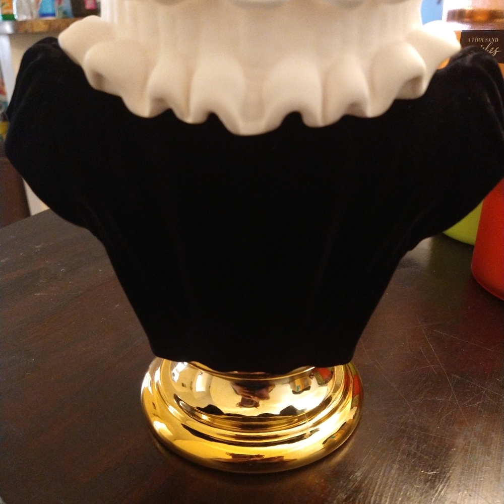 BBW Madame Bust Headless 3 Wick Candle Holder - Picture 4 of 8